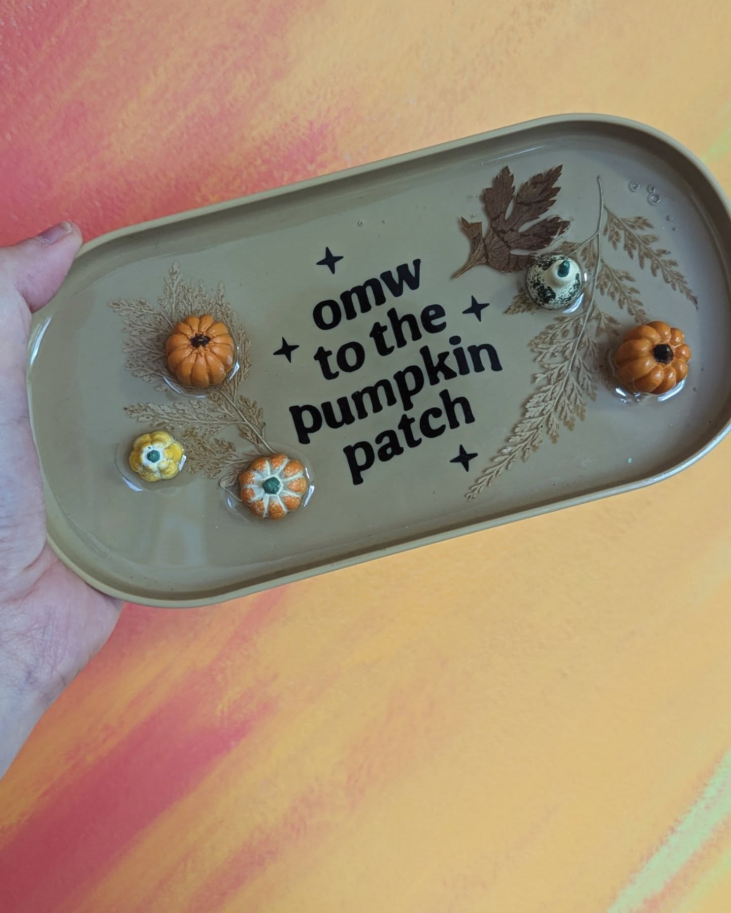 omw to the pumpkin patch tray